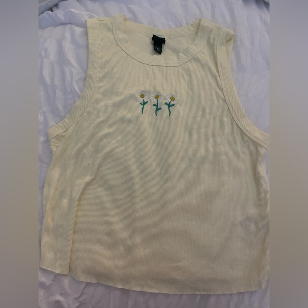 Light yellow daisy tank top